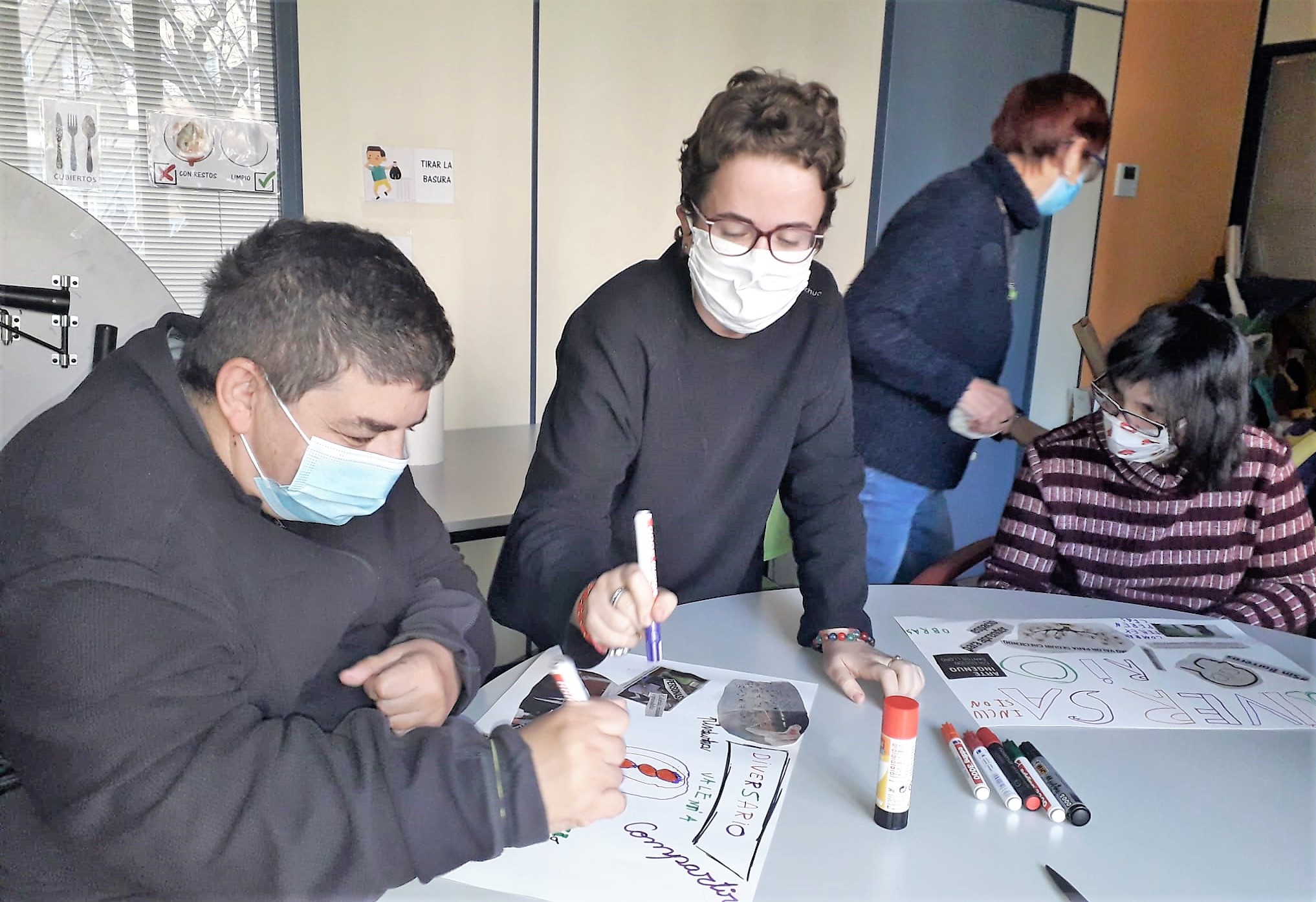 Valentia trabajando los materiales Diversario Off 2