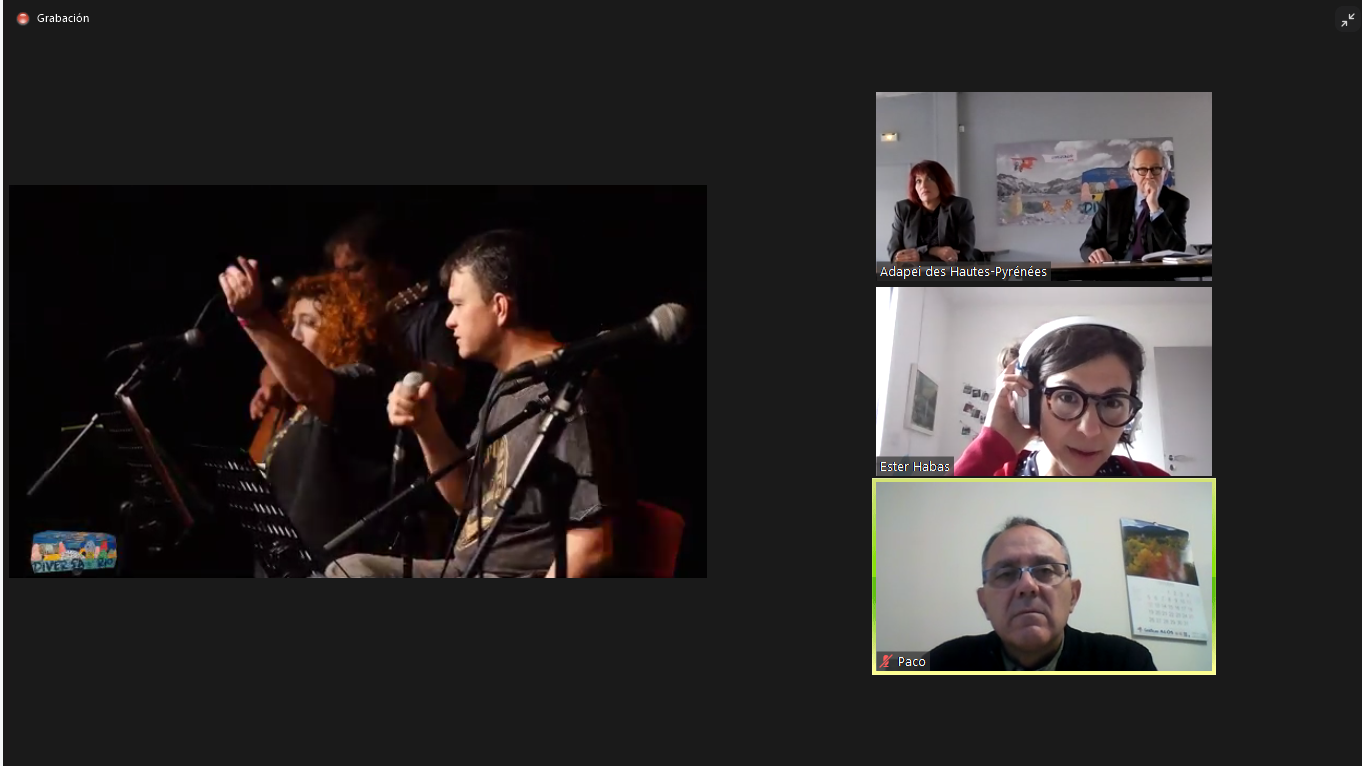 La suspensión fue comunicada en videoconferencia por el equipo de Adapei de los Altos Pirineos, la entidad organizadora de esta nueva edición del Festival en colaboración con la Coordinadora de Asociaciones de Personas con discapacidad CADIS Huesca Videoconferencia cancelaciòn Diversario 2